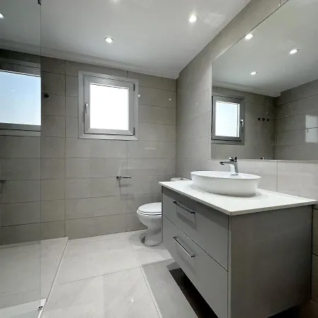 Finikoudes 3 Bedroom Seaview Flat Larnaca Exterior photo