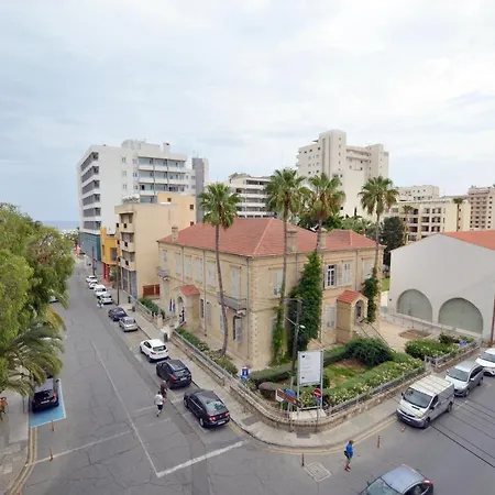 Finikoudes 3 Bedroom Seaview Flat Larnaca Exterior photo