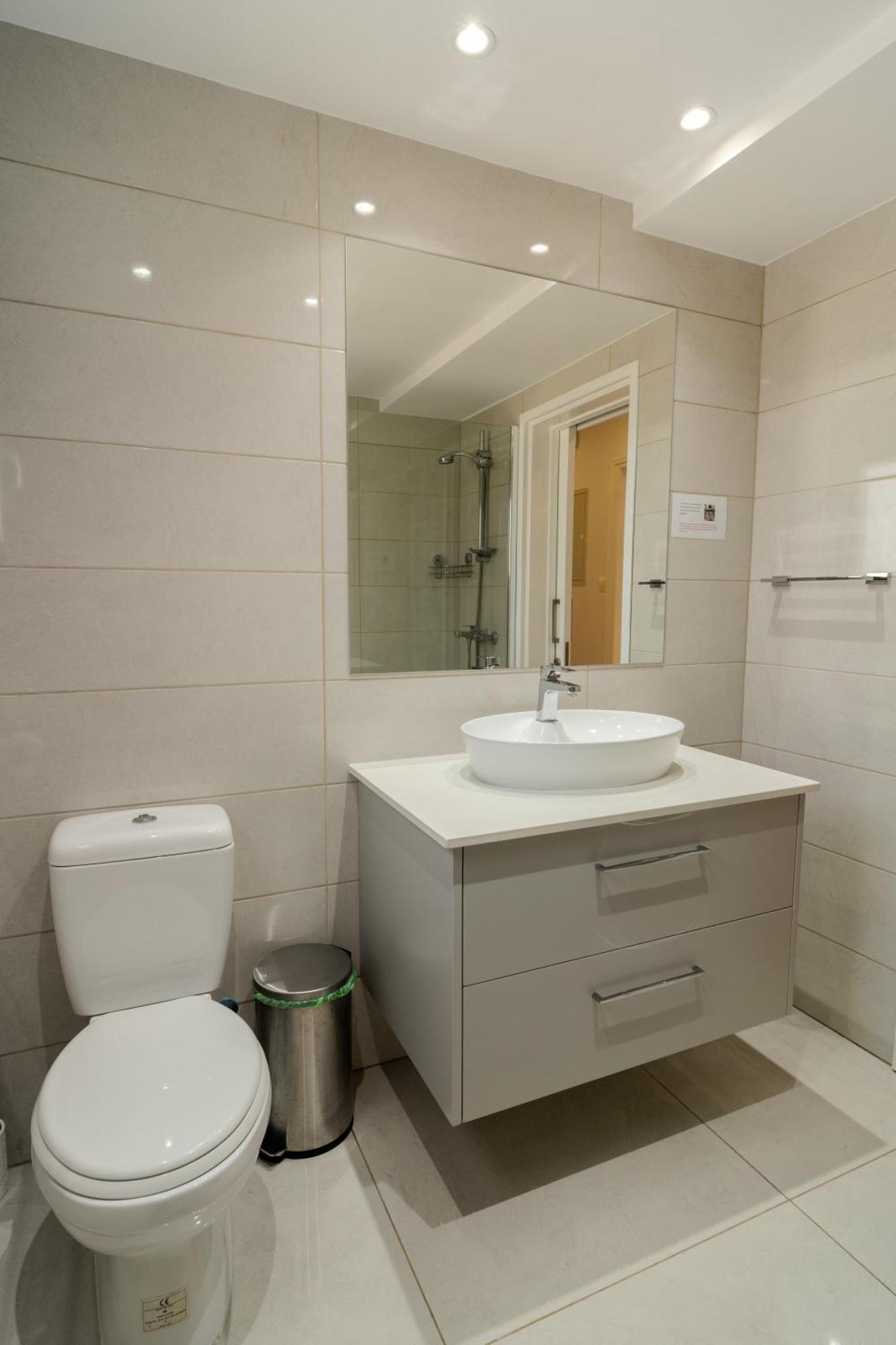 Finikoudes 3 Bedroom Seaview Flat Апартаменты Ларнака